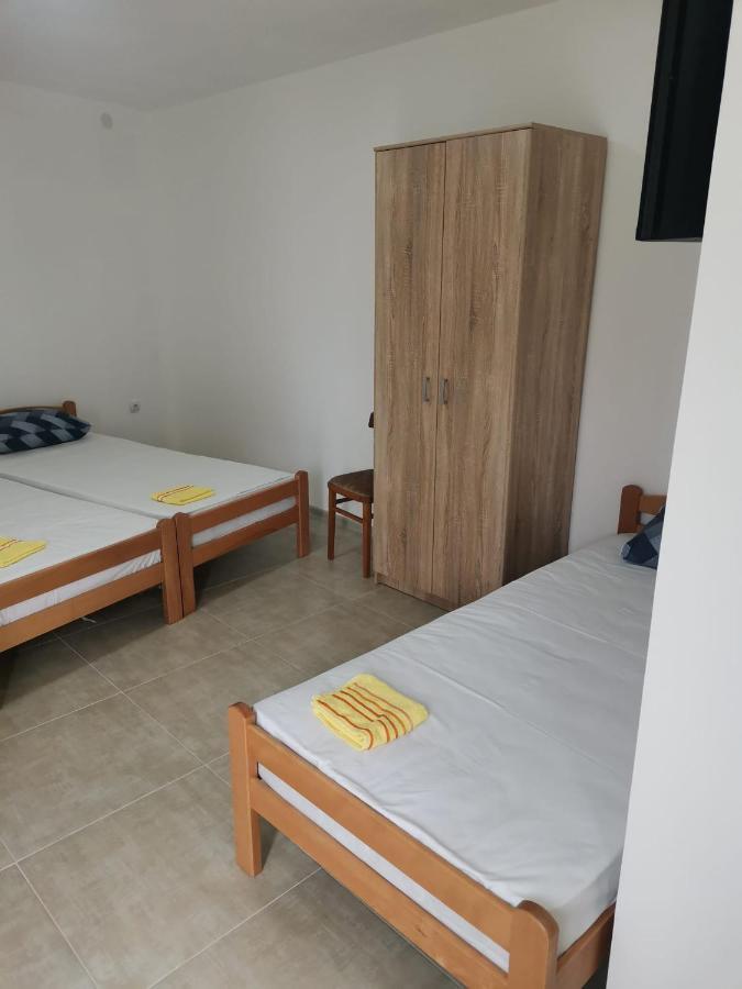 Adamovic Apartment ปิโรต์ ภายนอก รูปภาพ