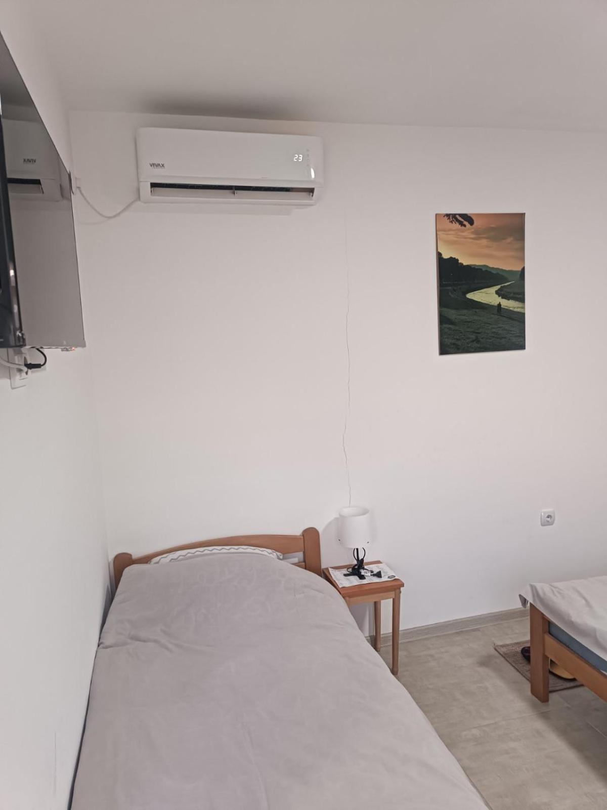 Adamovic Apartment ปิโรต์ ภายนอก รูปภาพ